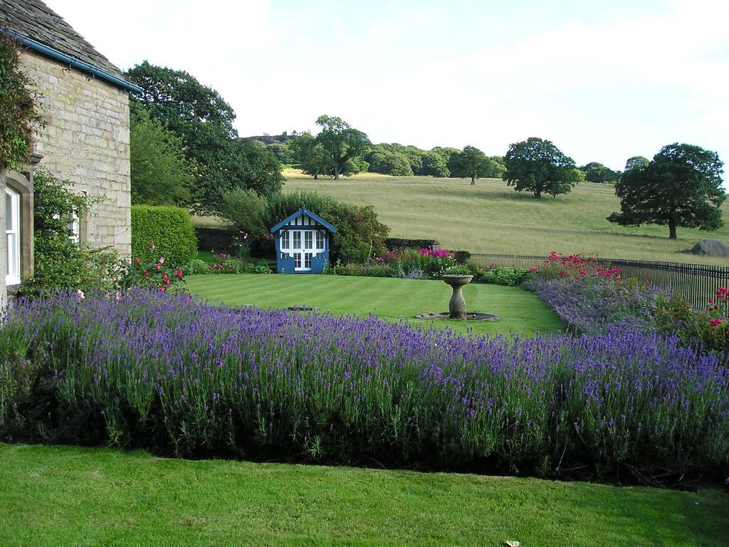 Heathy Lea Bed And Breakfast Baslow Exterior photo